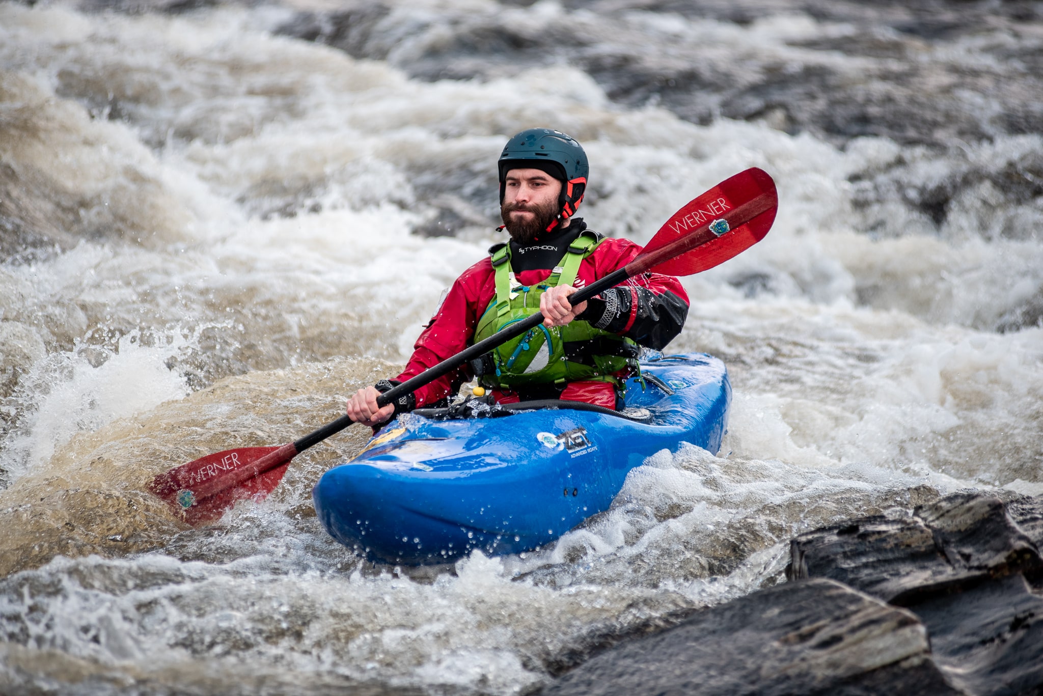How to Start Whitewater Kayaking 4 Simple Things You Must Know The